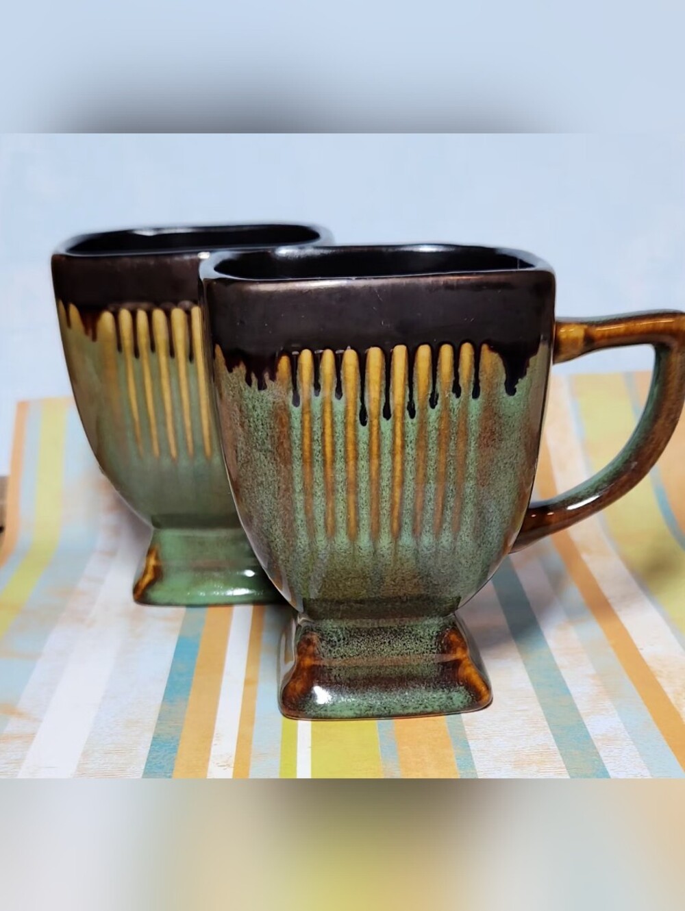 California Pantry Set of 2  Pedestal Coffee Tea Mugs Holds 12 oz